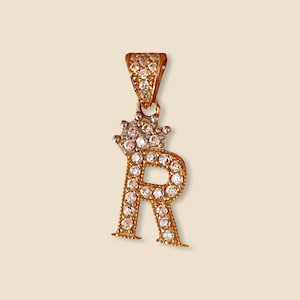 Colgante con la inicial "R" en oro macizo de 14 quilates / Dije personalizado con la letra "R" / Regalo de cumpleaños / Collar con la inicial personalizada de Tehrani Jewelry