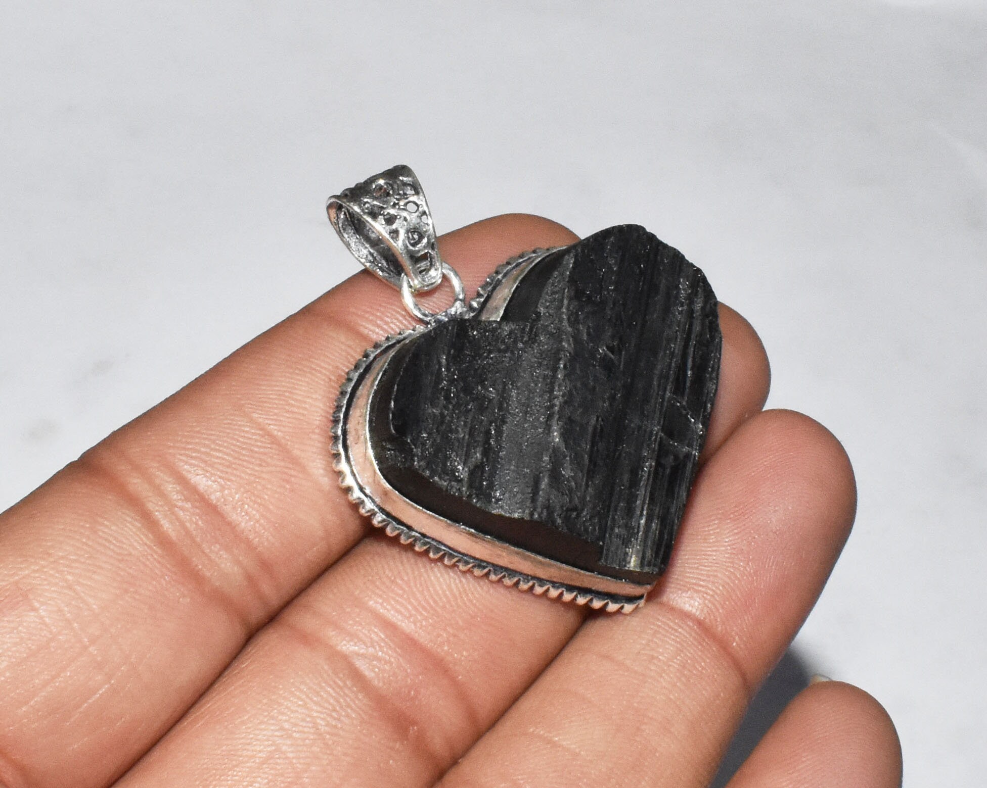 Ciondolo A Cuore In Tormalina Nera (Schörl) - Pietra Preziosa Con Occhiello Argentato - Elegante E Misterioso - Foto 11