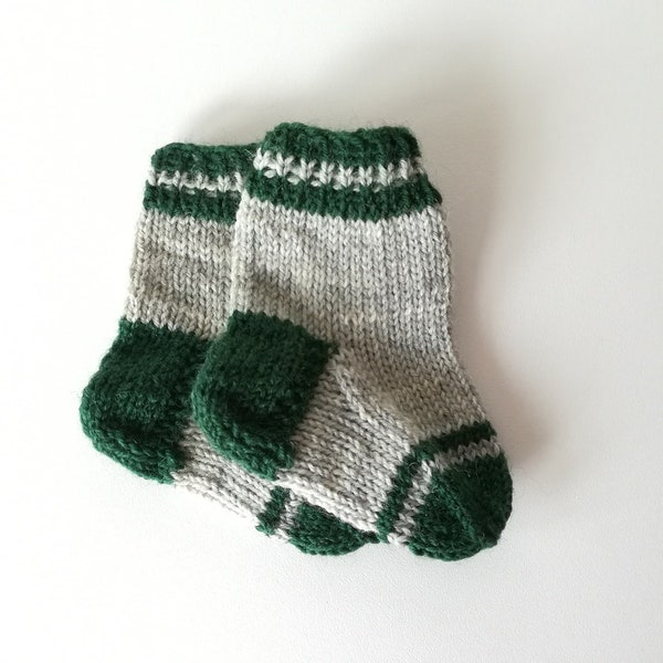 Trachten-Babysöckchen bayrische Socken für Neugeborene