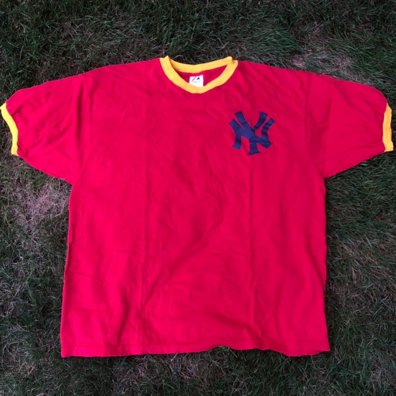 red yankees shirt