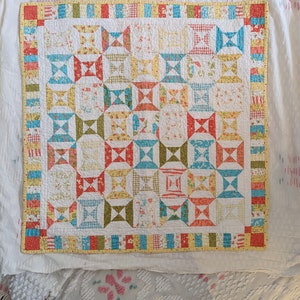 Gorgeous Vintage Hand Stitched Baby Quilt 32" X 32"