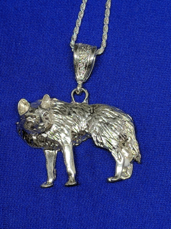 silver wolf pendant