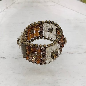 Vintage Ring Size 6.5 Brass Toned With Clear Brown Beads And Rhinestones Used
