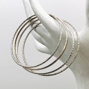 Vintage 8&quot; Bracelet Silver Toned Set Of Four Textured Bangles Used