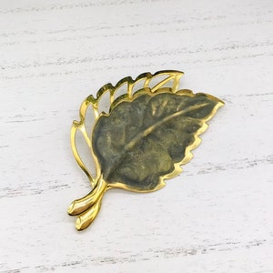 Vintage Pin Brooch Gold Toned Leaves With Green Enamel Used