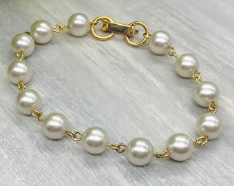 Vintage Bracelet Gold Toned With Faux Pearls