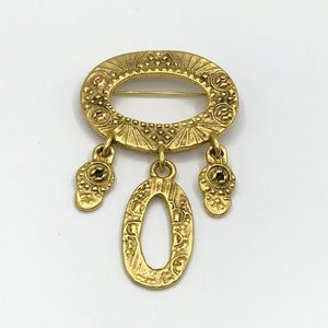 Vintage Pin Brooch Gold Toned Texture Design Oval With Dangles Used
