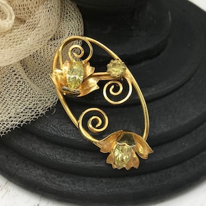 Vintage Brooch Pin Gold Toned Oval With Flowers And Green Rhinestones