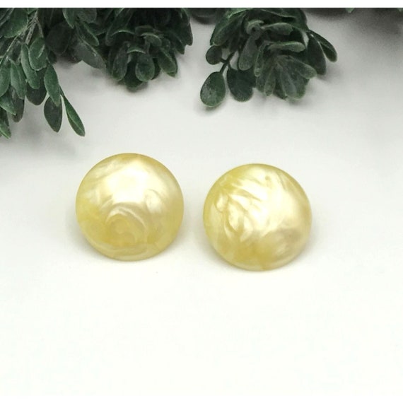 Vintage clip on earrings, round yellow resin disc - image 1