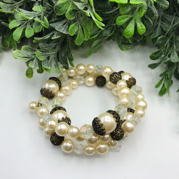 Vintage Wrap bracelet cream faux pearls and brass… - image 3