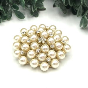 Vintage faux Pearl & Rhinestone Brooch Pin Elegant Gold Tone cluster Flower Design