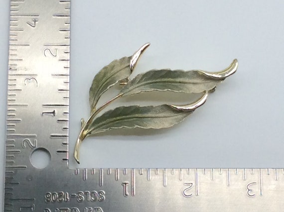 Vintage Pin Brooch Gold Toned Three Leaves Greeni… - image 3