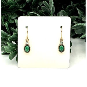 Vintage-Style Gold Tone Drop Earrings With Green Oval Resin gem