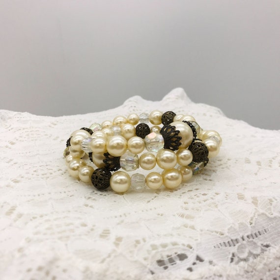 Vintage Wrap bracelet cream faux pearls and brass… - image 2