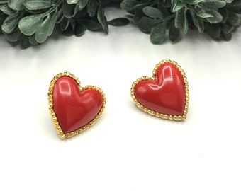 Vintage earrings heart shape resin gold tone border