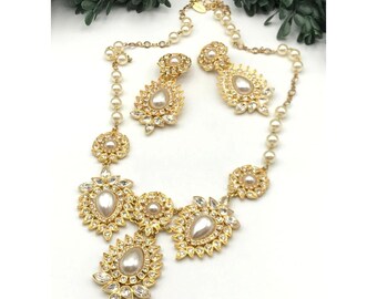 Vintage Jewelry set Gold Tone with Faux Pearls  and rhinestones Statement Necklace & Earring Set