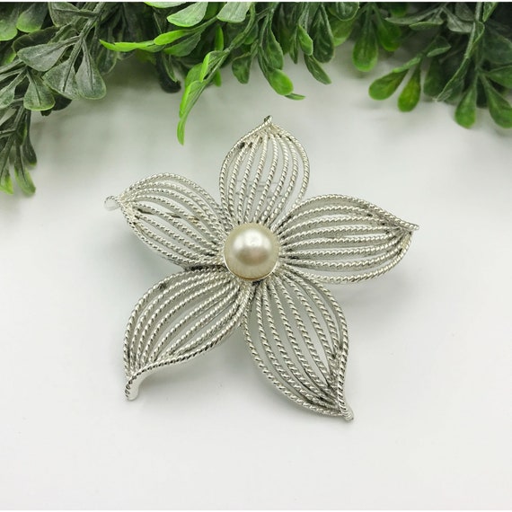 Elegant Silver Floral Brooch with Pearl Center Antique Floral Pearl Brooch – Wrist Aficionado main image 3