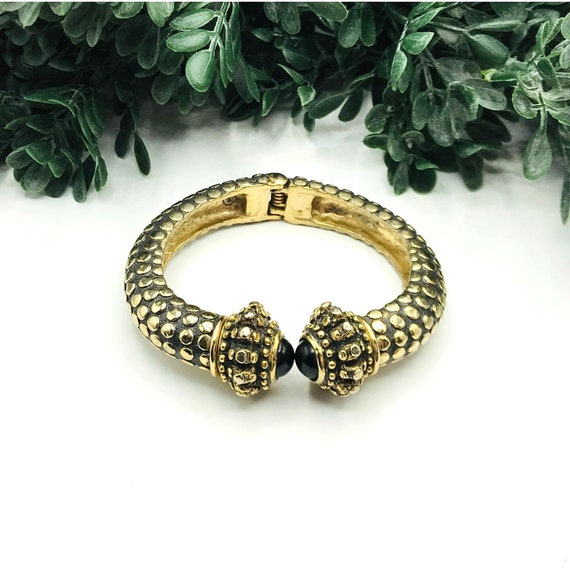 Vintage bracelet, gold textured tone, black beads… - image 3