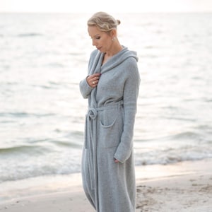 Cashmere/Merino wool Hooded Long Robe with Pockets and Belt – Oversized Cardigan Sweater from Cashmere and wool