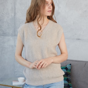 Women Cashmere sweater vest, XS-XL, Vintage style sweater vest, Knit sweater vest for winter, Womens oversized wool vest, Warm sweater