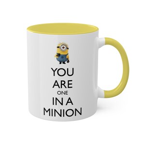 Un dans une tasse Minion | Tasse à café amusante sur le thème des Minions | Cadeau parfait pour les fans de Minions, les amis et la famille | Cadeau unique d'anniversaire ou de vacances