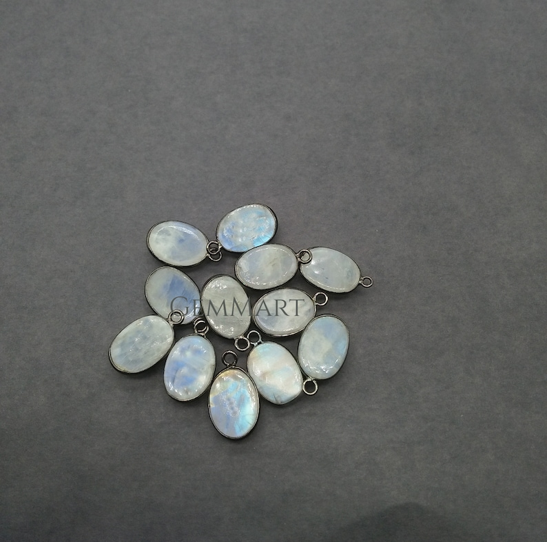 Size 18mm x 11mm GMPC127 5-Pcs Natural White Moonstone Bezel Connectors Silver Coated Single Bail Oval Shape Moonstone Pendant Charm