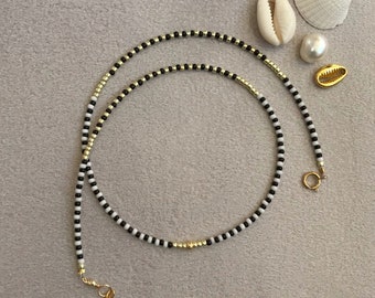 Black white beaded choker necklace/delicate minimalist black and white necklace/black white gold bead necklace