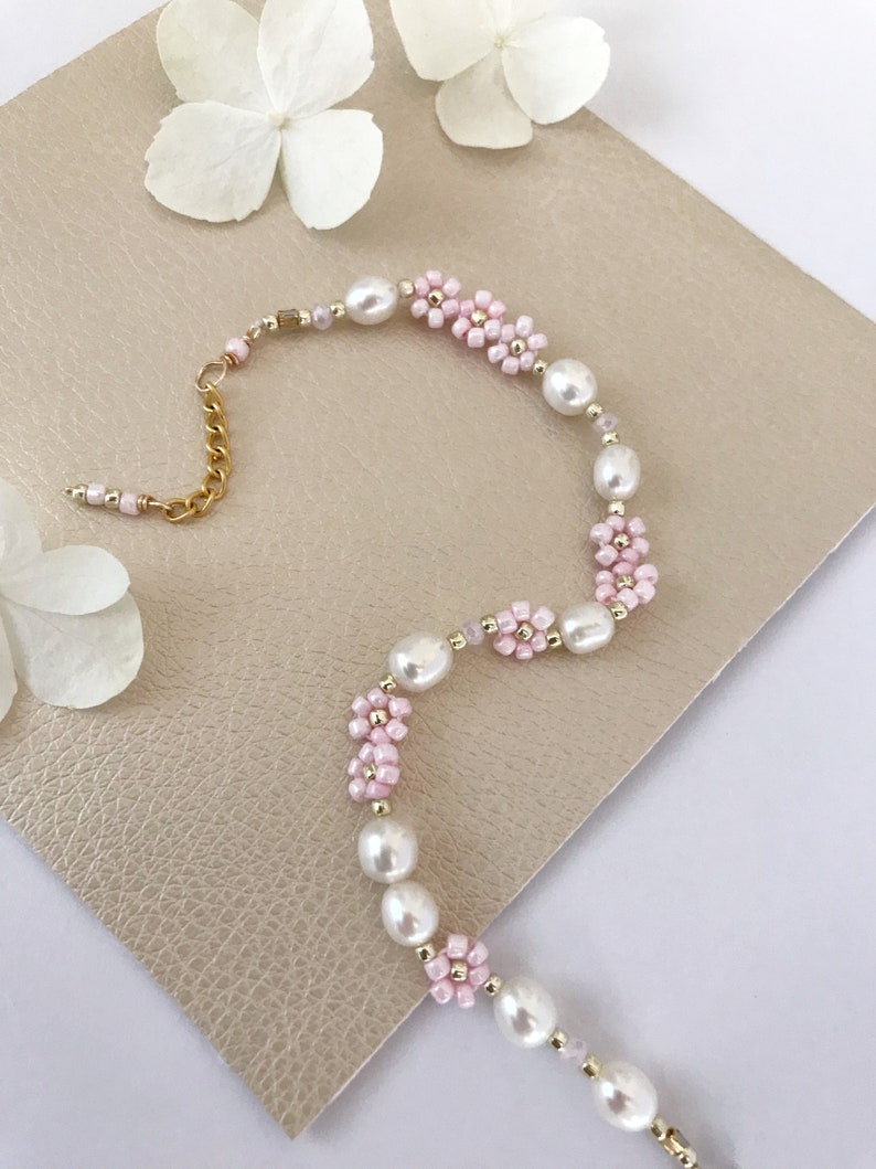 Light pink beaded flower and pearl bracelet/delicate bead and pearl bracelet/daisy bracelet/womens jewelry/jewelry gift mom sister friends image 4