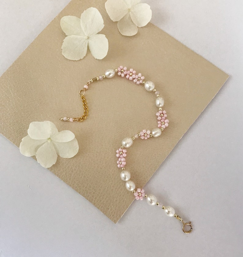 Light pink beaded flower and pearl bracelet/delicate bead and pearl bracelet/daisy bracelet/womens jewelry/jewelry gift mom sister friends image 1