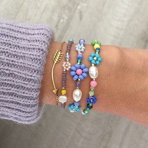 Cute flower bead daisy bracelet/pearl and flower bracelet/beaded flower bracelet/boho chic jewelry