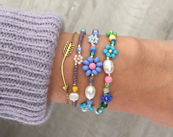 Cute flower bead daisy bracelet/pearl and flower bracelet/beaded flower bracelet/boho chic jewelry