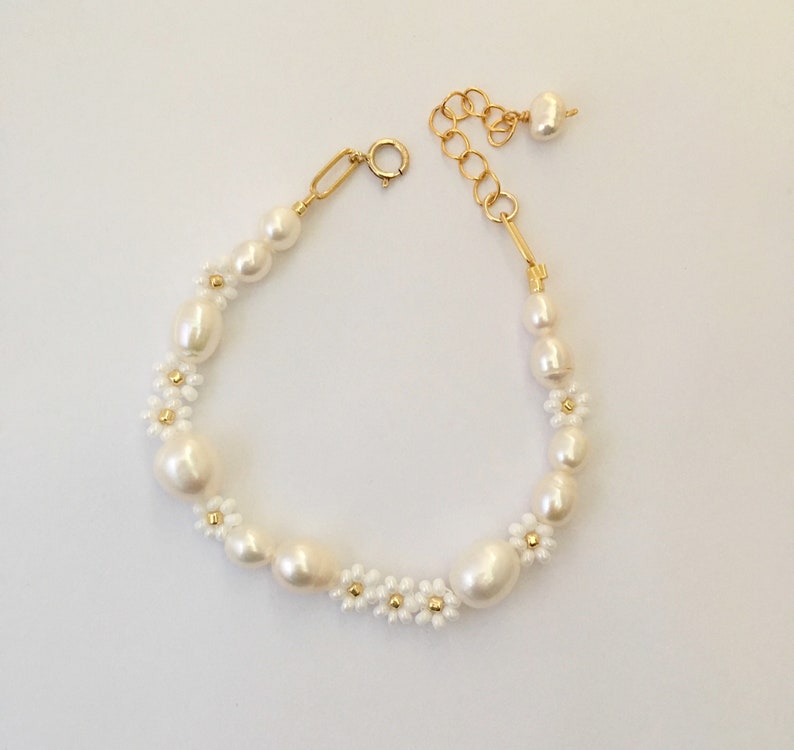 White Flower and Pearls Bracelet/sunflower Pearl Bracelet/14k - Etsy