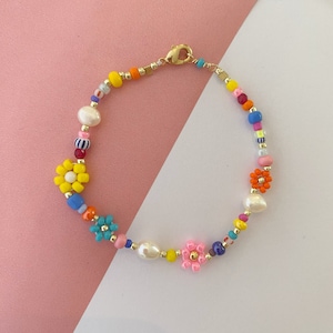 Daisy bracelet colorful beaded flower pearls/colorful flower bracelet/sunflower bracelet/gold filled flower bracelet/flower and pearl image 1