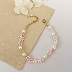 Light pink beaded flower and pearl bracelet/delicate bead and pearl bracelet/daisy bracelet/womens jewelry/jewelry gift mom sister friends image 2