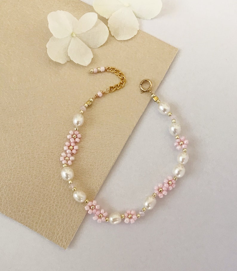 Light pink beaded flower and pearl bracelet/delicate bead and pearl bracelet/daisy bracelet/womens jewelry/jewelry gift mom sister friends image 2