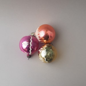Christmas glass vintage balls on the Christmas tree 3 pcs Retro Xmas decor Glass ball ornament Christmas ball decor Old Christmas tree decor