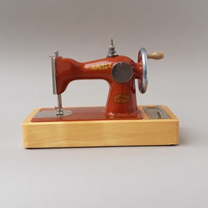 Vintage Ronco Portable Sewing Machine 1970s Battery Operated Boxed Crafting  VGC 