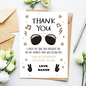 Zwei coole Geburtstags-Dankeskarte Zwei coole Sonnenbrillen 2. Geburtstags-Dankeskarte Junge Zweite Geburtstagsparty Editierbar