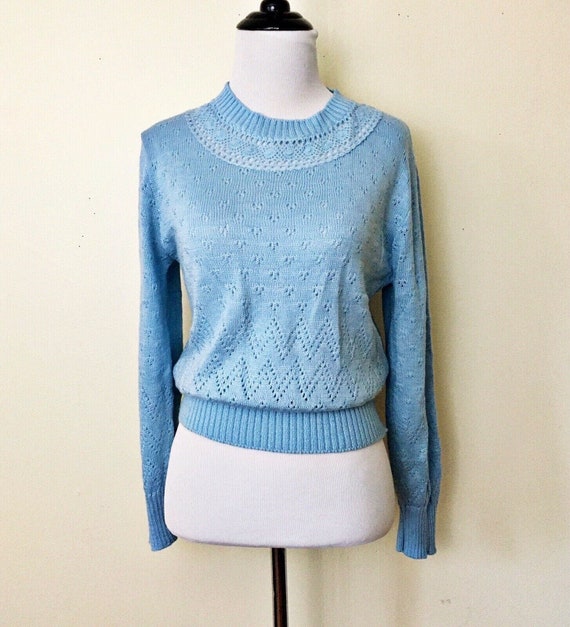 Vintage sweater size small/medium light blue light