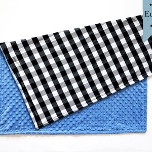 Baby Blanket / Minky Fleece / Ultra Soft Surface / Contemporary and Modern Style Nursery