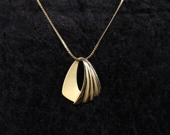 Sarah Coventry - Caprice - 1984 - Vintage Jewelry - Gold Necklace - Vintage Necklace