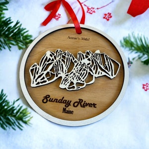 Décoration de Noël Sunday River - ornement de carte des pistes de ski, ornement de montagne, carte de piste gravée, ornement en couches 3D, ornement minimaliste