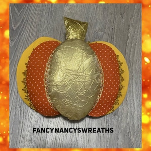 Pumpkin wreath attachment