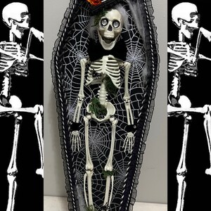 Miscevious Skeleton Skeleton in Coffin Wreath Attachment - Etsy
