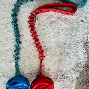 Piccolo Mega Last Ball Giocattolo da tiro per cani fatto a mano, Yo-Yo Bungee Tug, Addestramento cani Agility, Fetch & Float, Interattivo, Critter Harmony, Tempo di gioco