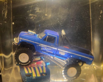 Monster Truck Lamp on USB Powered/Remote controlled Wooden LED base + Free gift