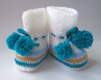 Pom pom booties Knit baby boots Newborn shoes Infant shoes Baby shower gift