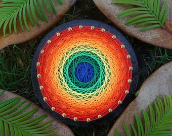 UV Psychedelic kleiner Regenbogen Mandala String Art, 8 cm, handgemachte Wandkunst, 3D, Schwarzlicht, Dekoration, Wandbehang, Yoga, Faden & Nägel
