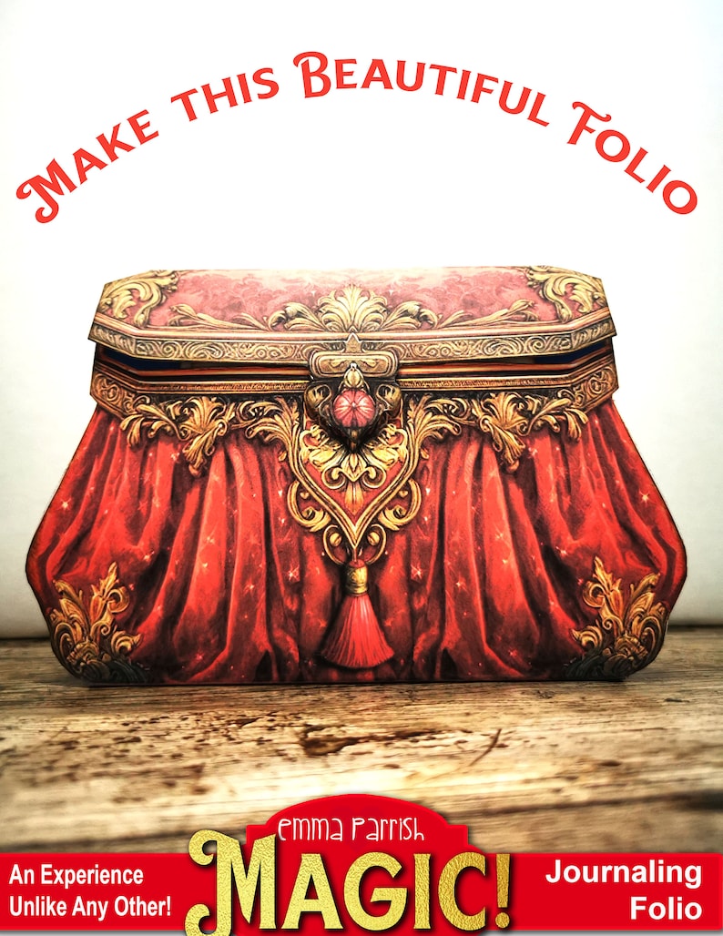K&ouml;nnte beinhalten: Eine verzierte Schachtel in Rot und Gold mit einem Quasten, die an eine Vintage-Handtasche erinnert, mit dem Text "MAKE THIS BEAUTIFUL FOLIO" dar&uuml;ber und "emma Parrish MAGIC! Journaling Folio" unterhalb der Schachtel.