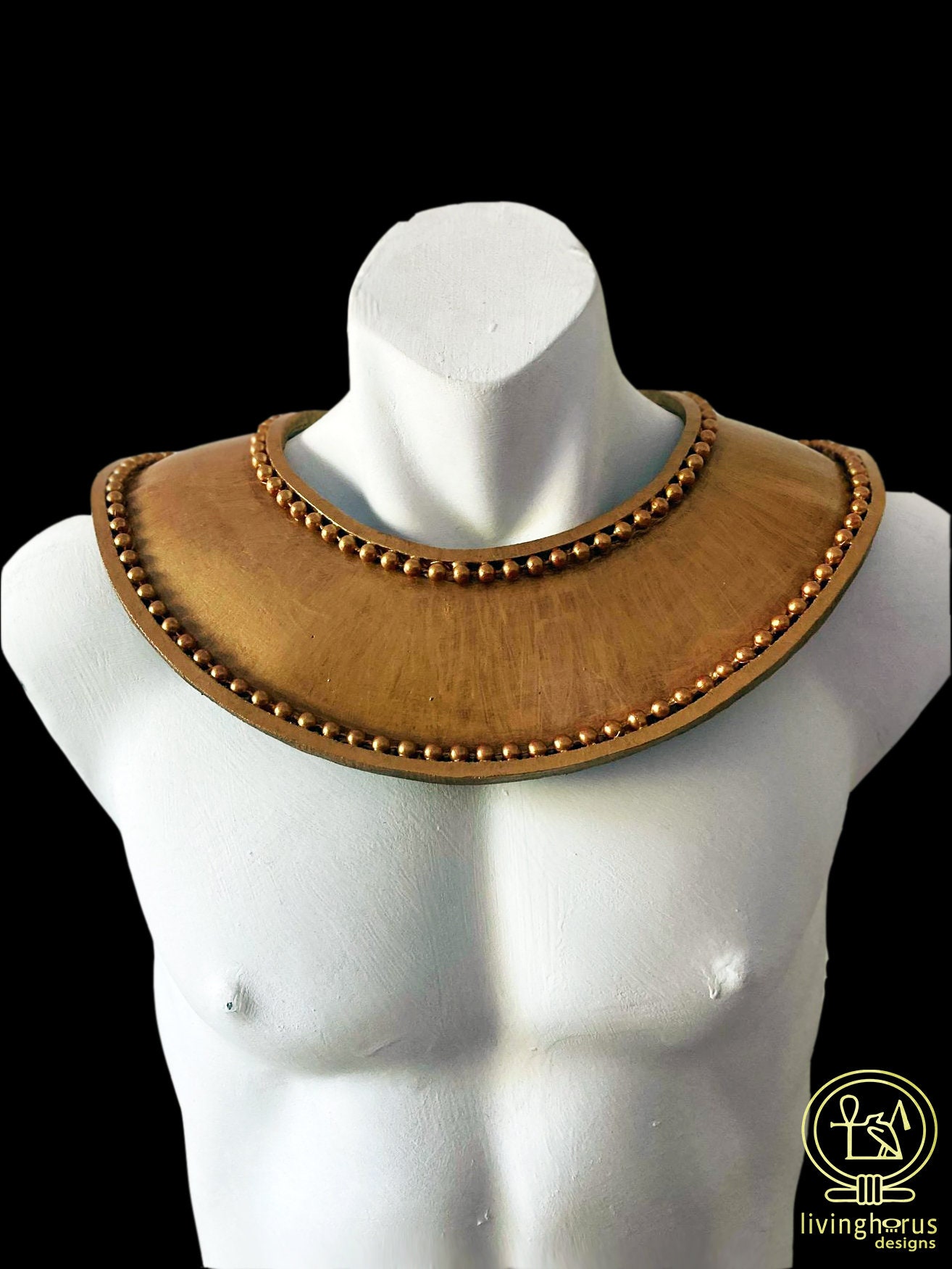 黄金の古代エジプトのツタンカーメン・ウセク首輪 - ツタンカーメン王